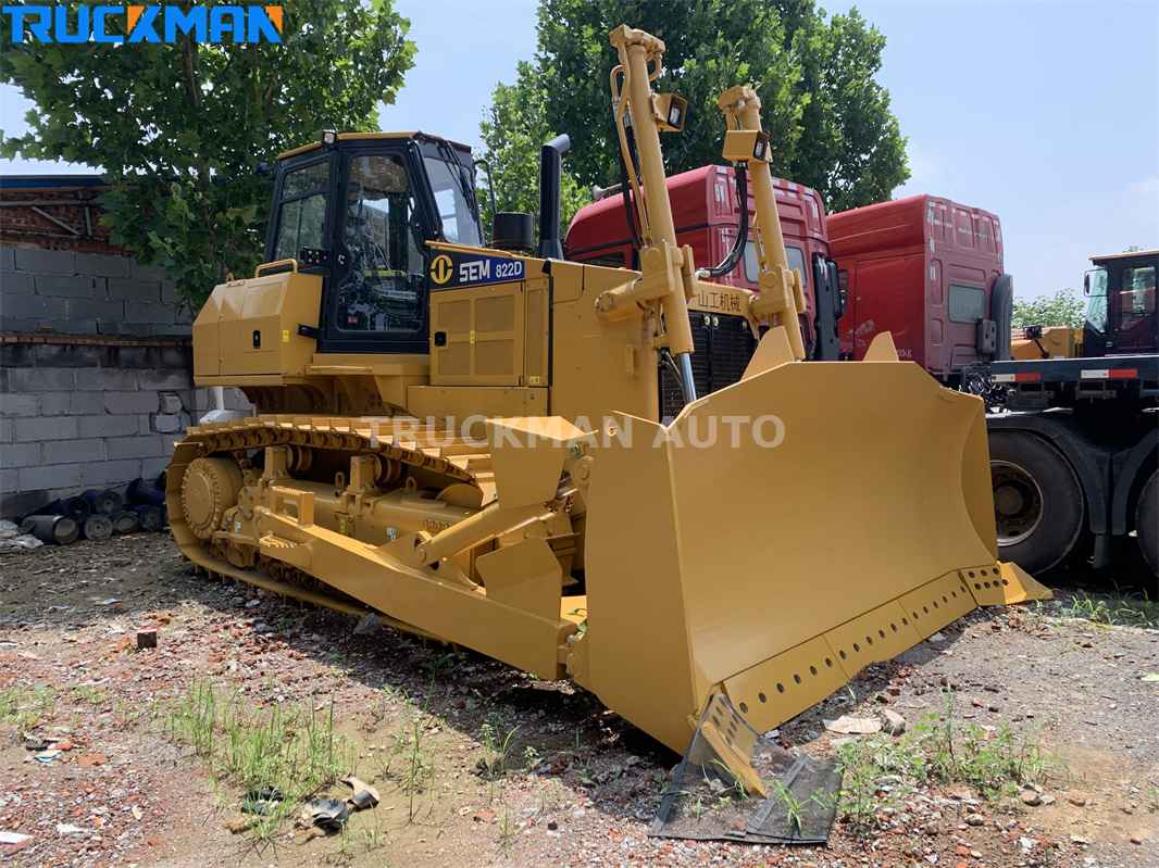 SEM 822D bulldozer