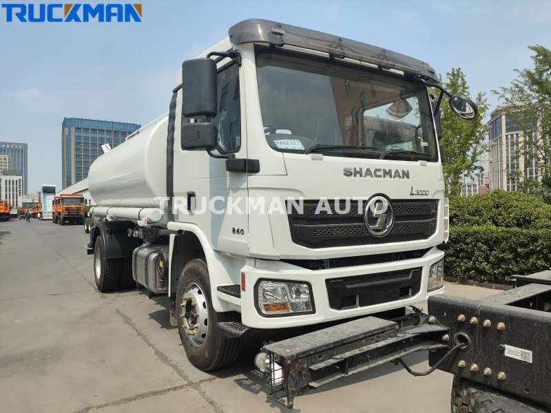 SHACMAN L3000 water bowser