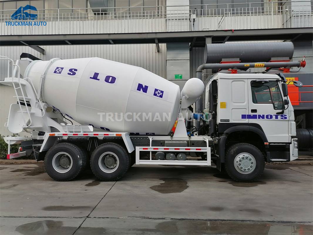 10 Cubic Meter SINOTRUK HOWO Concrete Mixer Truck