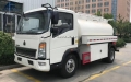 3000 Liters SINOTRUCK Light Tank Truck For Fuel Gasoline Transport